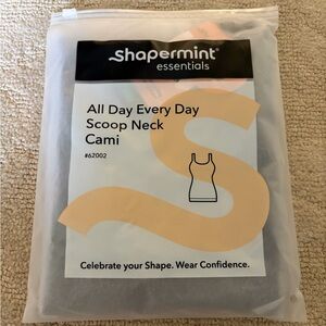 Shapermint Black Scoop Neck Cami NWT